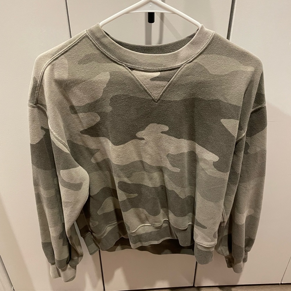 Abercrombie & Fitch Boyfriend Crew Sweatshirt in Olive Green Camp, Small